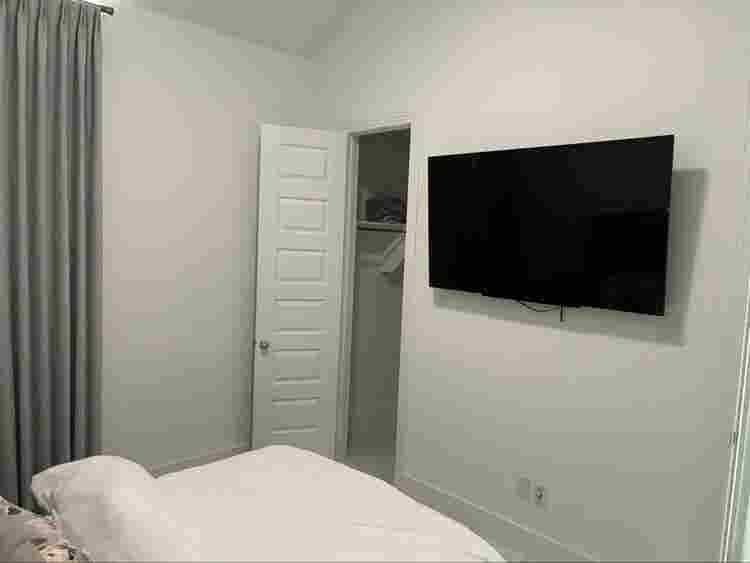 FURNISHED ROOM $