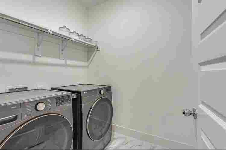 FURNISHED ROOM $