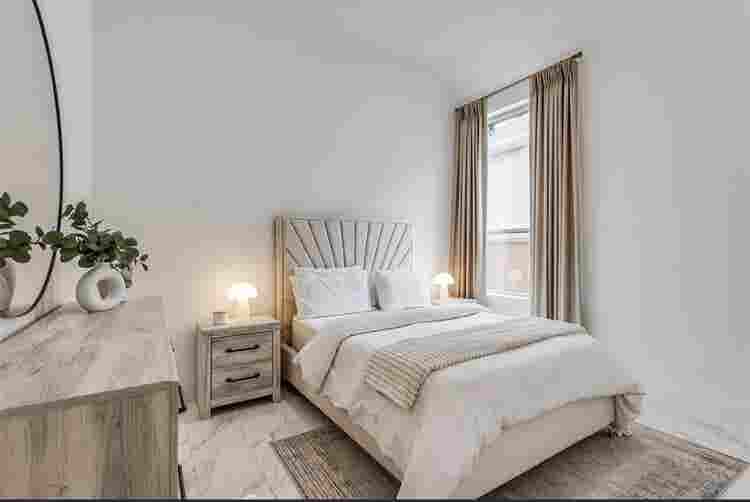 FURNISHED ROOM $