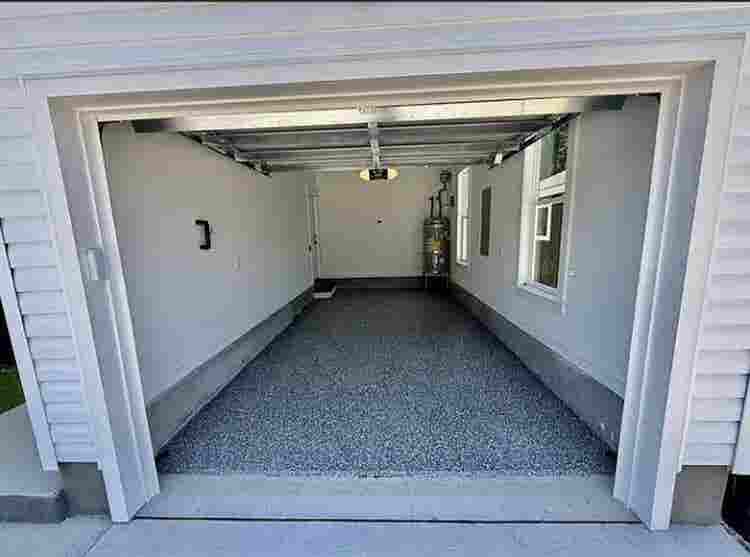 3 minutes to Downtown-Room in Home!