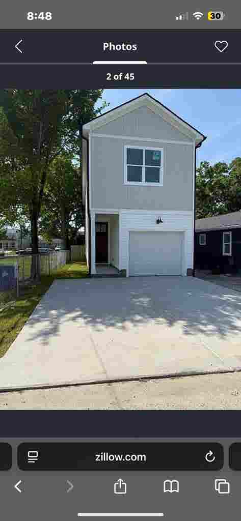 3 minutes to Downtown-Room in Home!