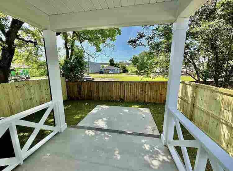 3 minutes to Downtown-Room in Home!