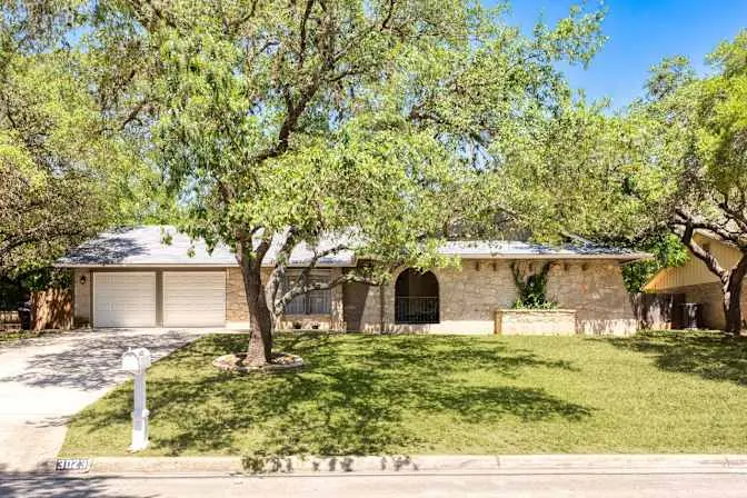 MasterRoom with private bathroom