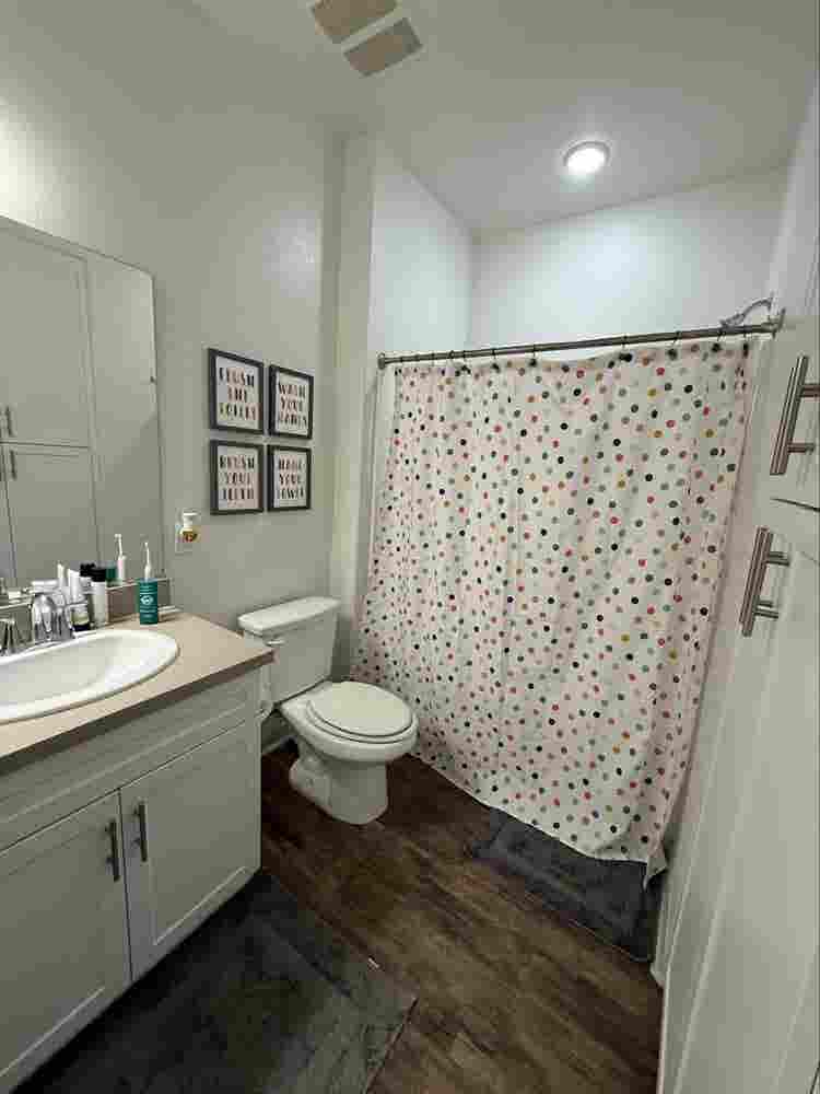 Luxury Private bth for rent
