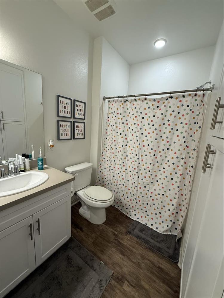 Luxury Private bth for rent