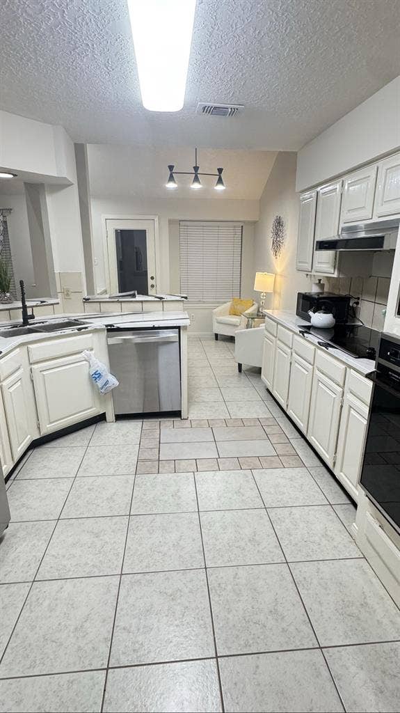 Charming Home for Rent in Sugarland