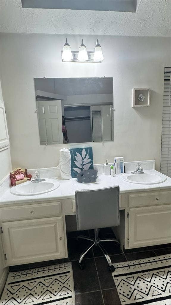 Charming Home for Rent in Sugarland