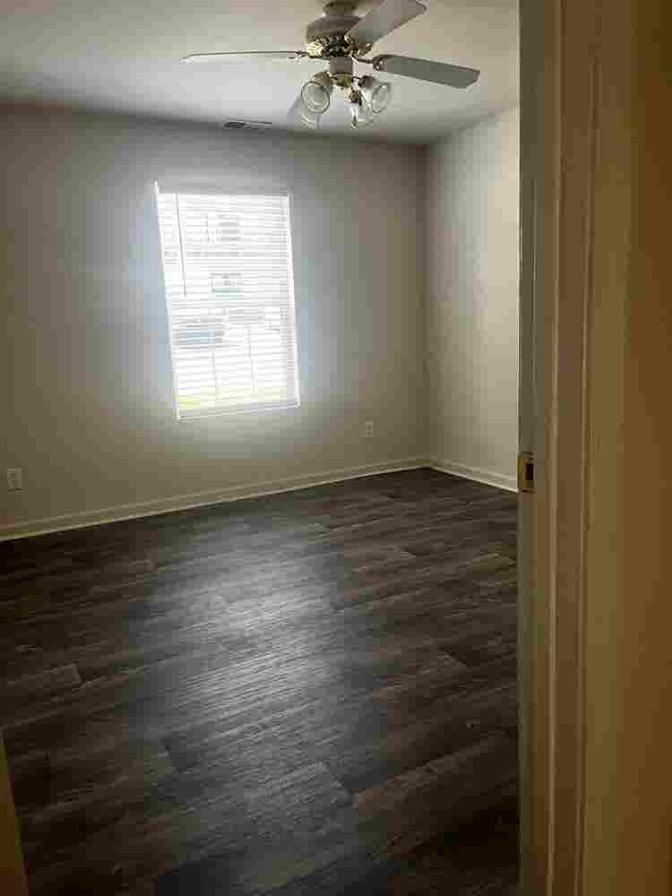ROOM 4 RENT