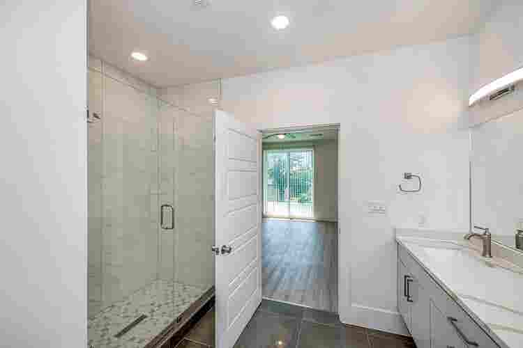3 BR in Dallas