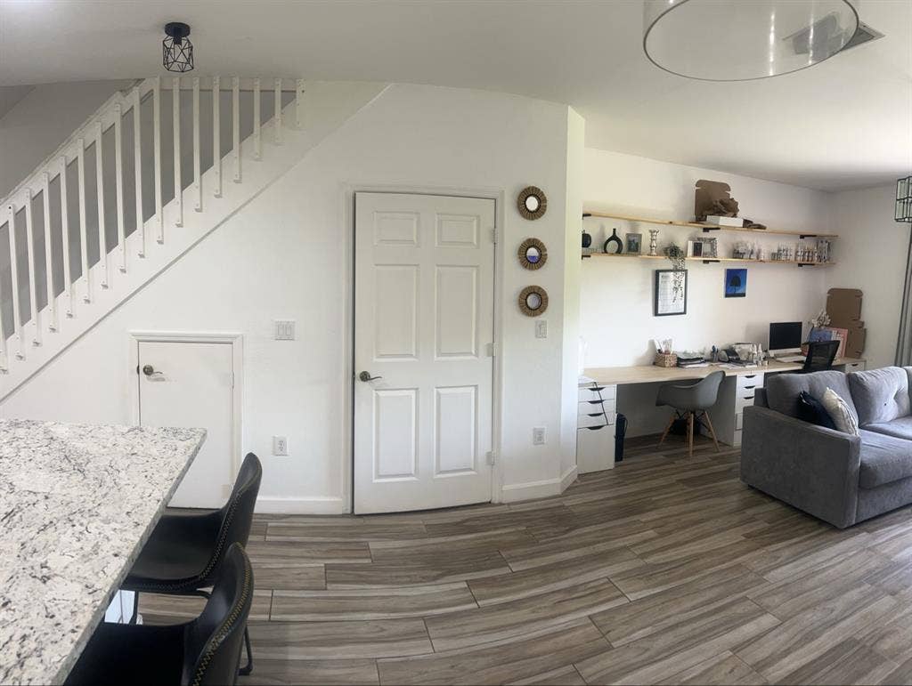 Roommate wanted/room for rent
