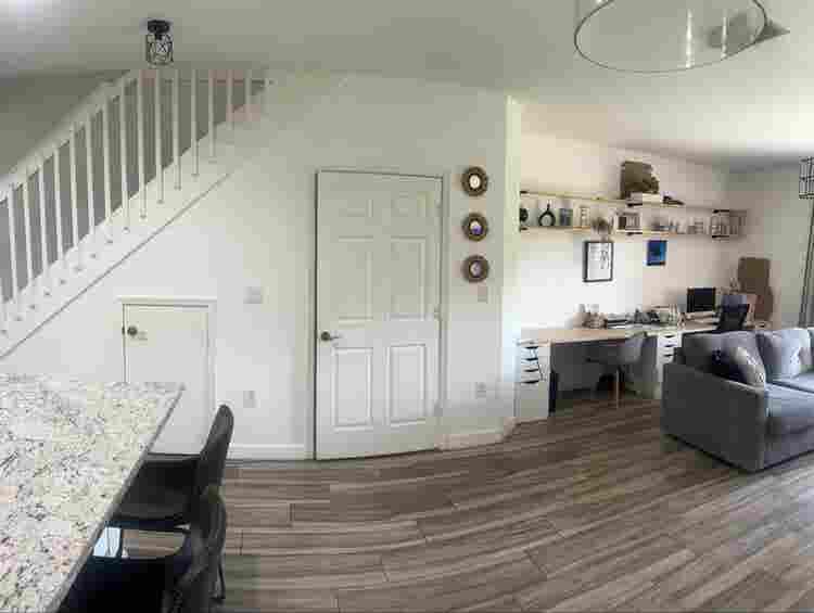 Roommate wanted/room for rent