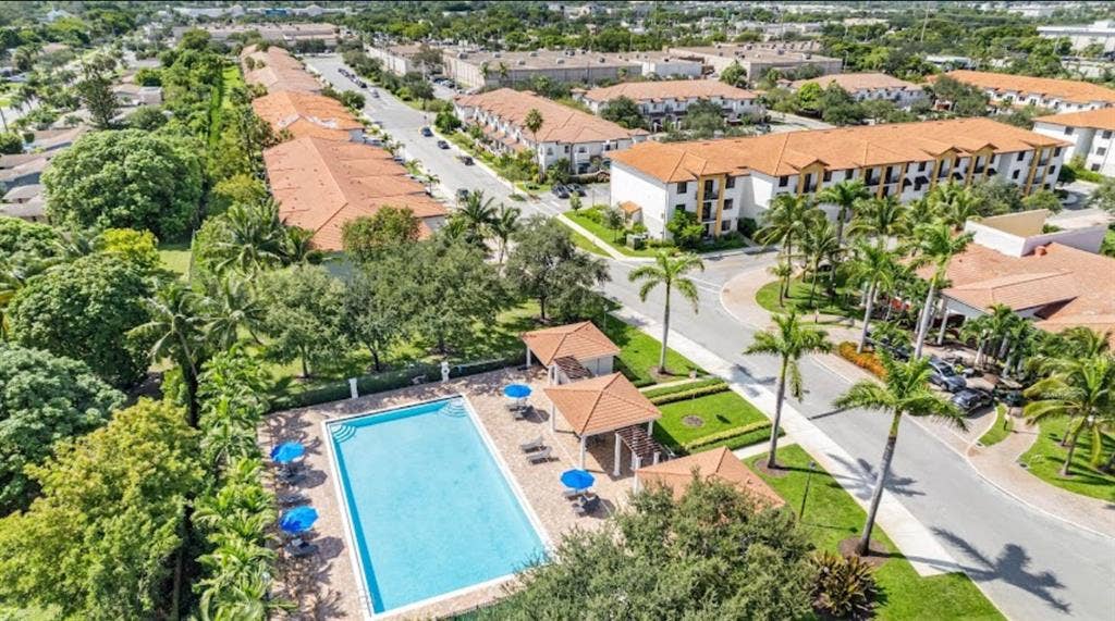 Roommate wanted/room for rent