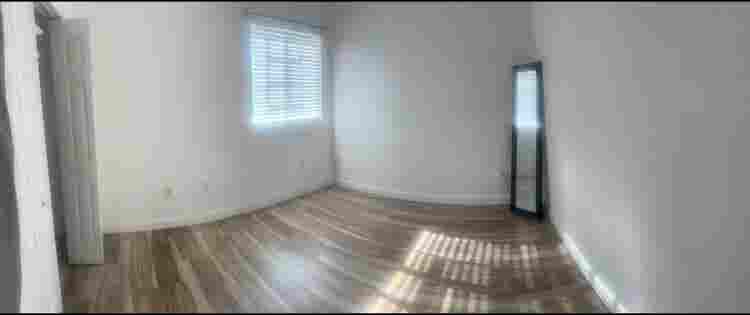 Roommate wanted/room for rent