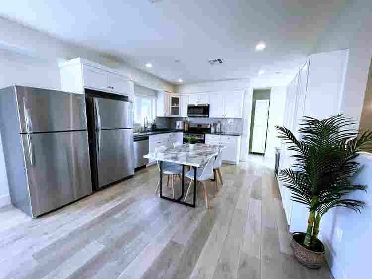 Private Rm/Ensuite Ba - Coliving