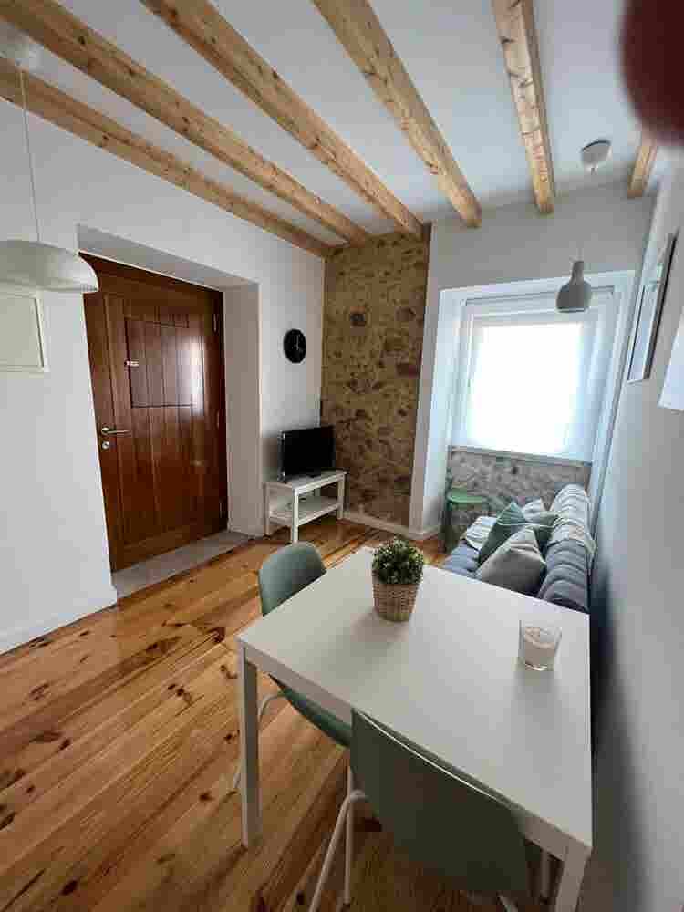 2 BR Apartment renovated furnished
