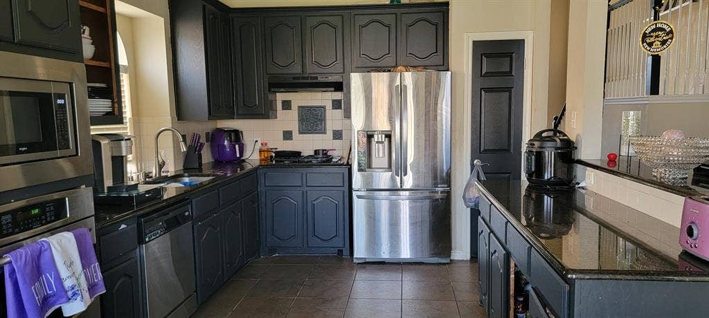 Large room with spacious closet