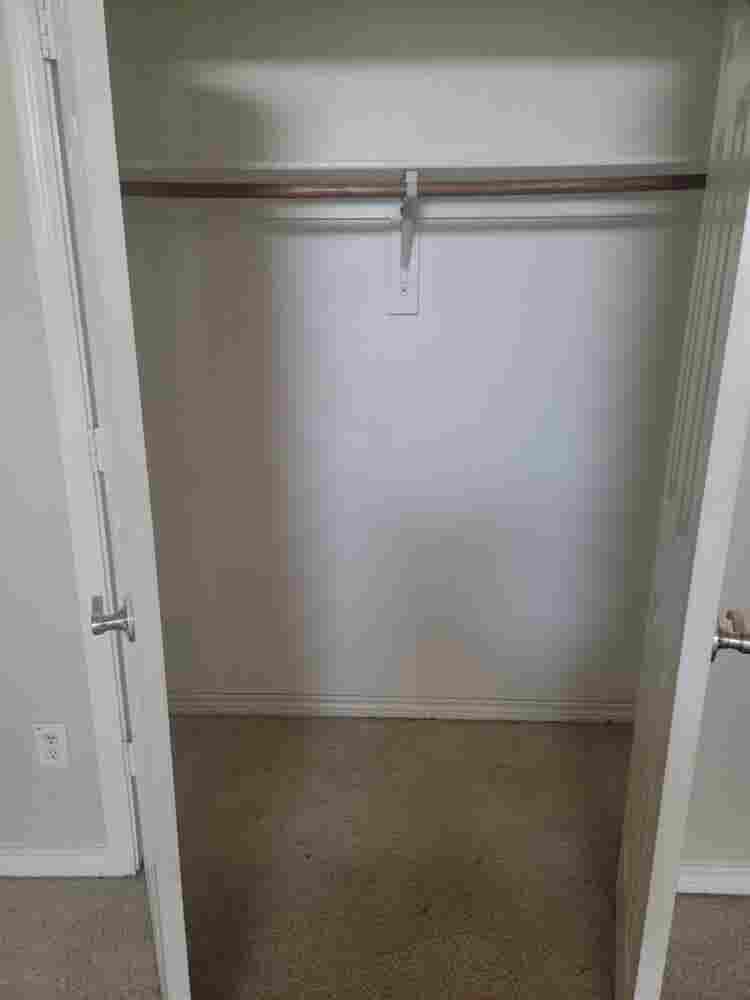 Large room with spacious closet