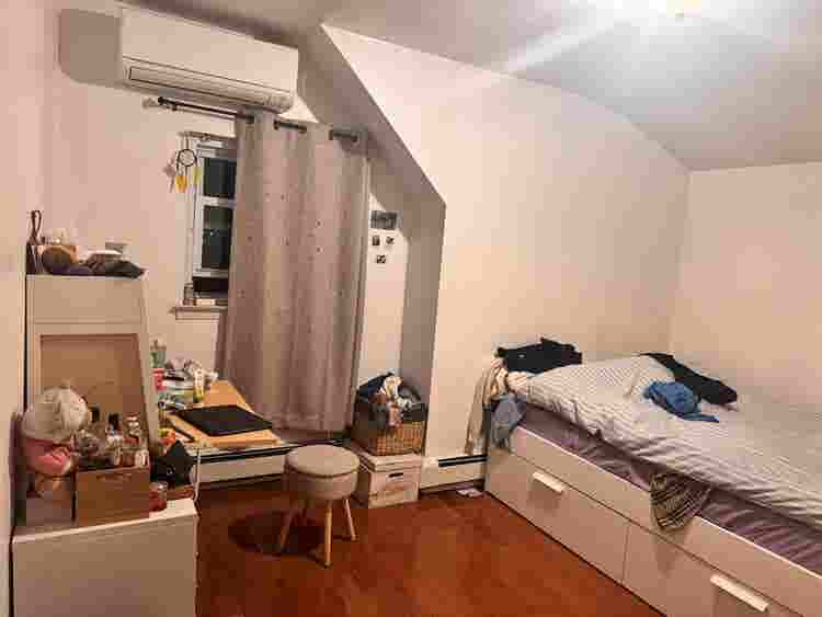 Looking for a roommate!