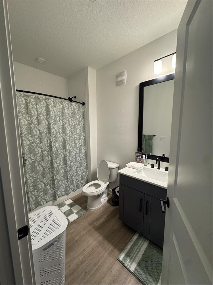 Master room for rent