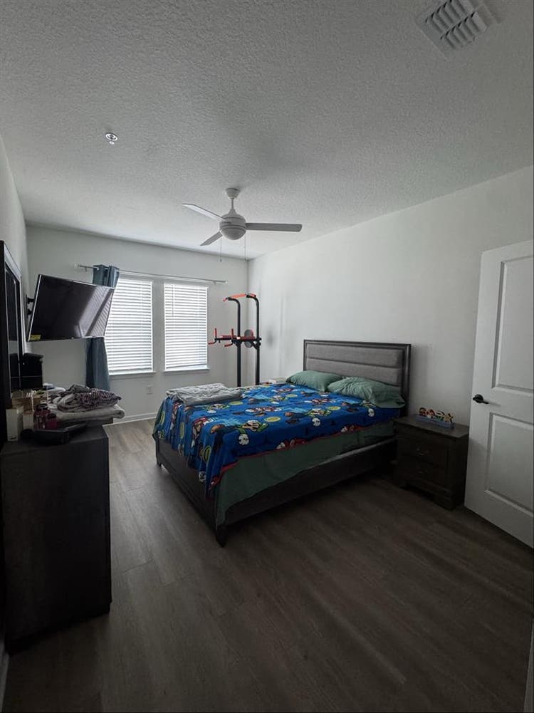 Master room for rent