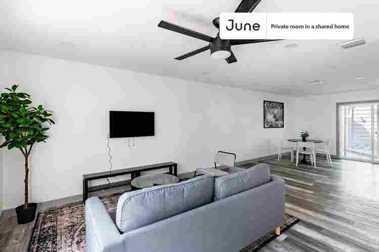 3 BR in Los Angeles
