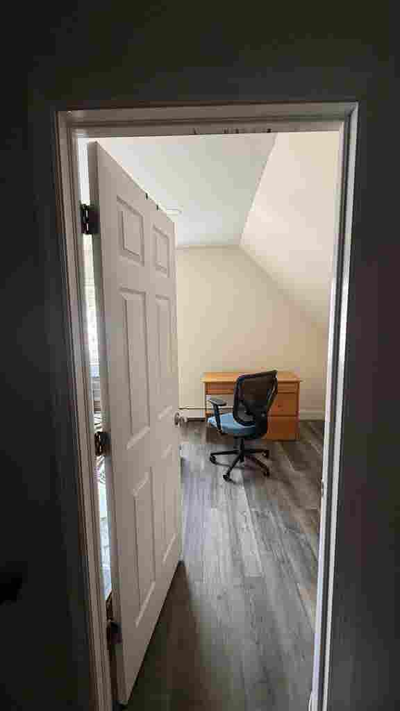 Private room for rent, utilities in