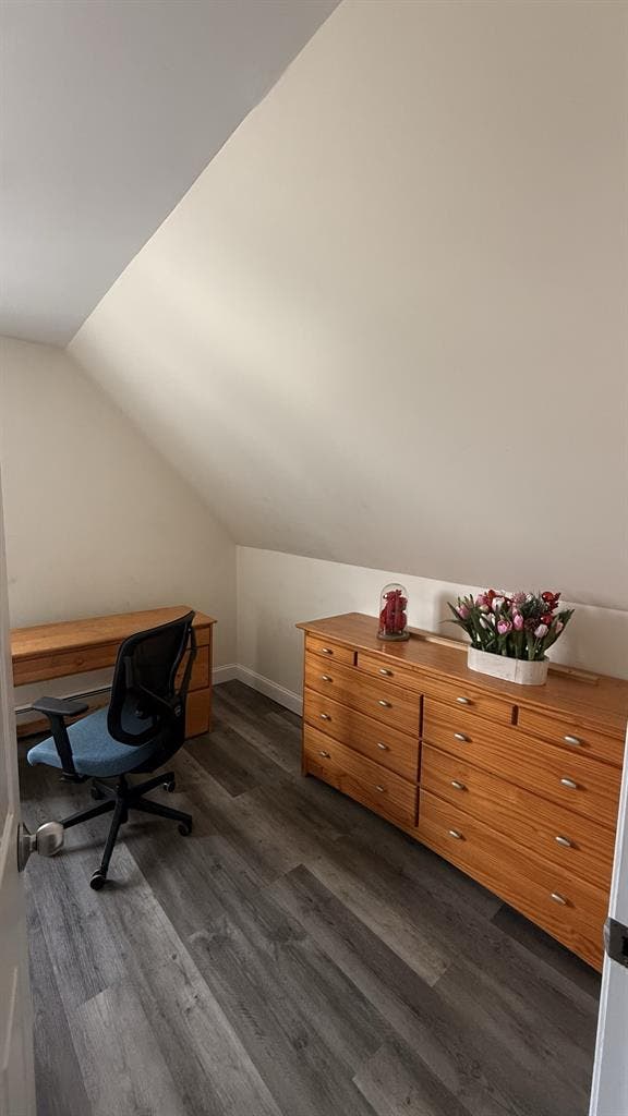 Private room for rent, utilities in