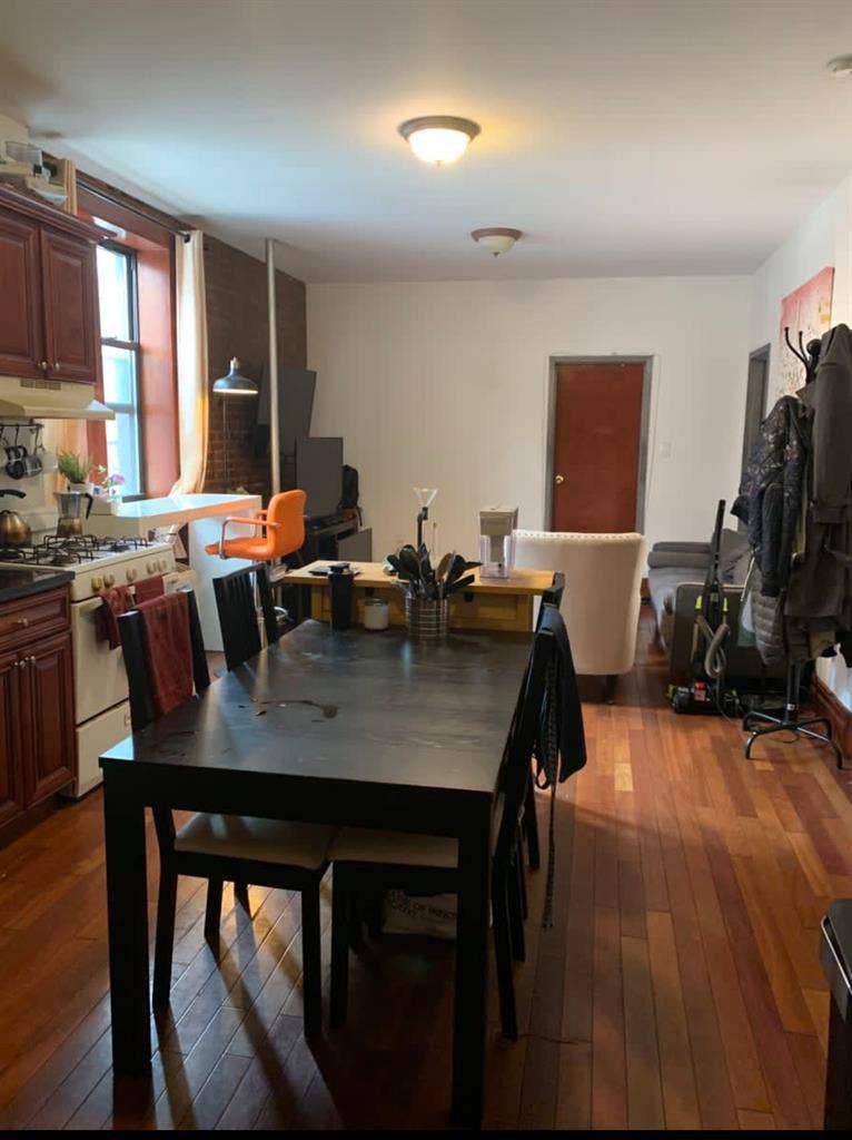 Room available Sept 1 in Manhattan