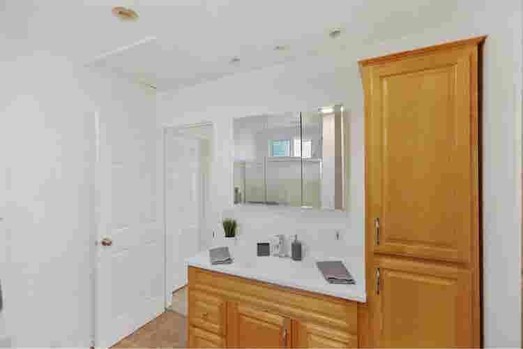 Elegant 4-Bedroom House in Costa M