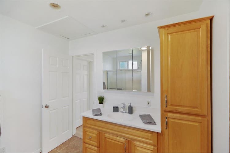 Elegant 4-Bedroom House in Costa M