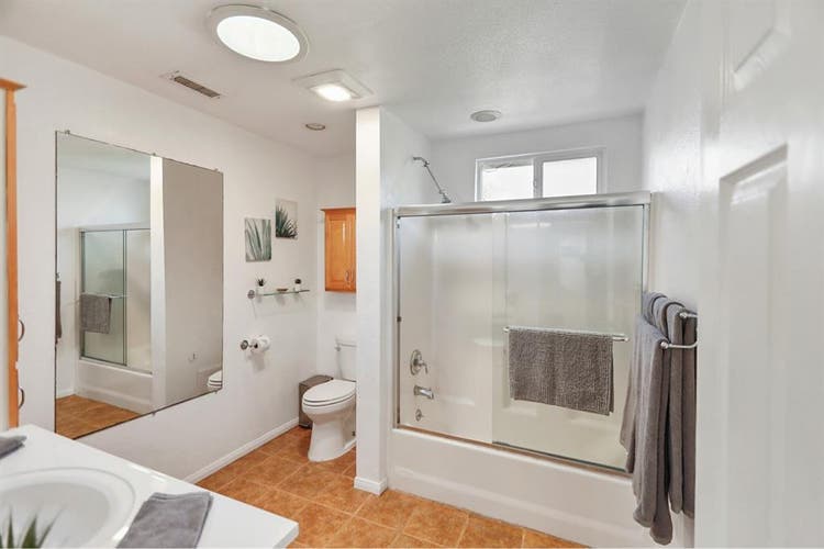 Elegant 4-Bedroom House in Costa M