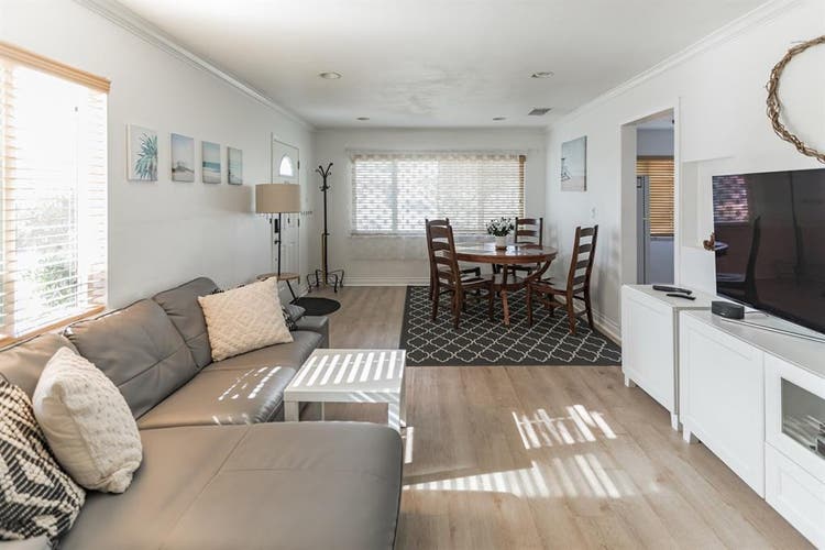 Elegant 4-Bedroom House in Costa M