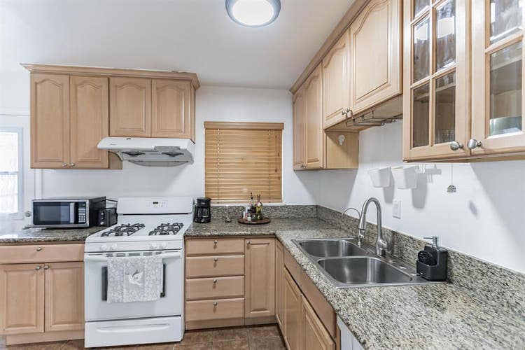 Elegant 4-Bedroom House in Costa M