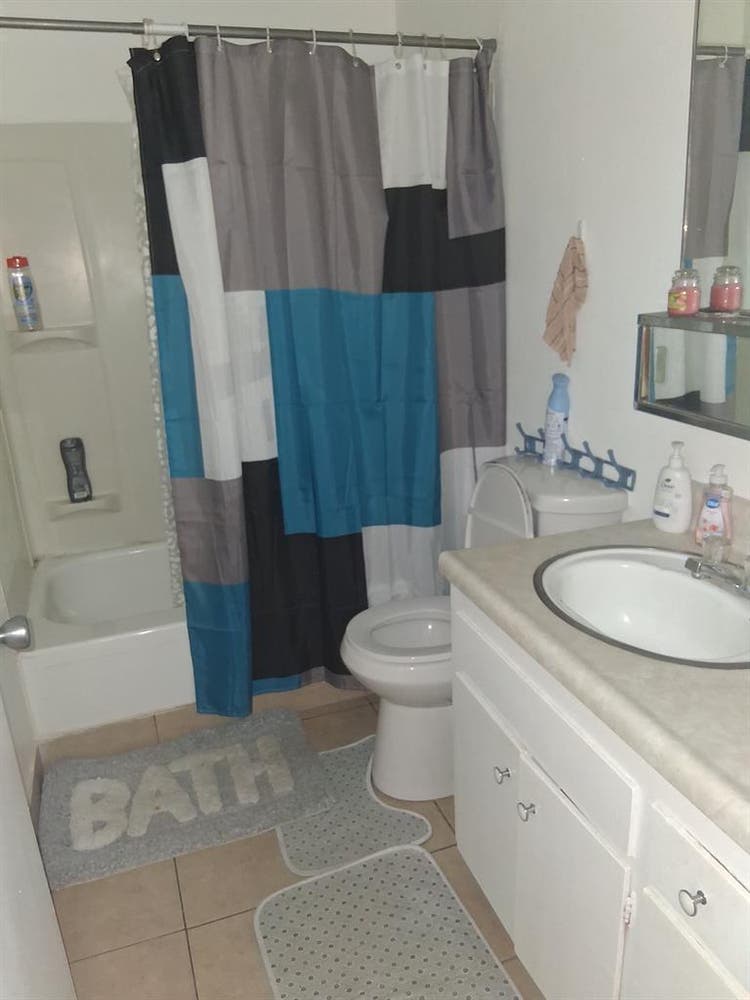 Share roommate rental