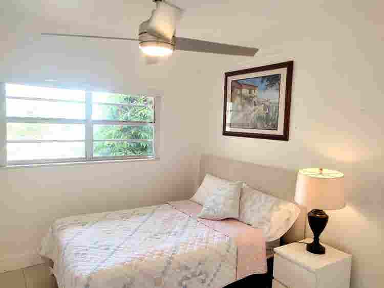 ALQUILO HABITACIÓN AMOBLADA.