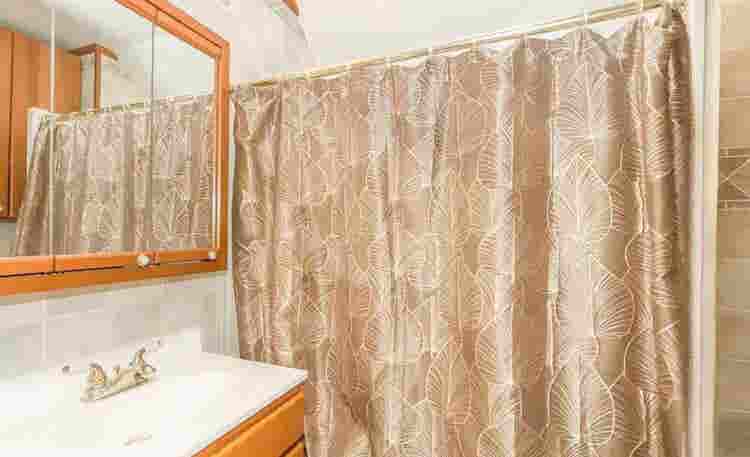 Roommates: 4bed house