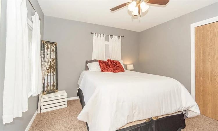 Roommates: 4bed house