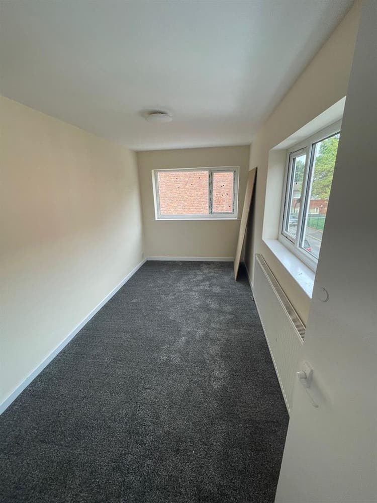 5bedroom shared accommodation.