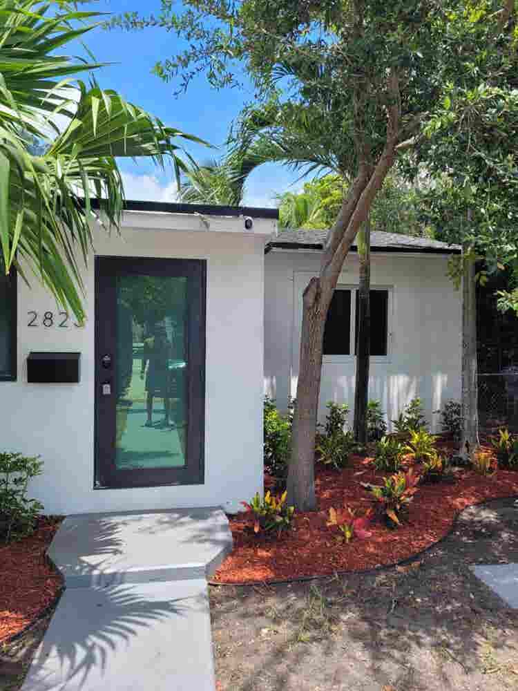 Hollywood Modern Room Rental