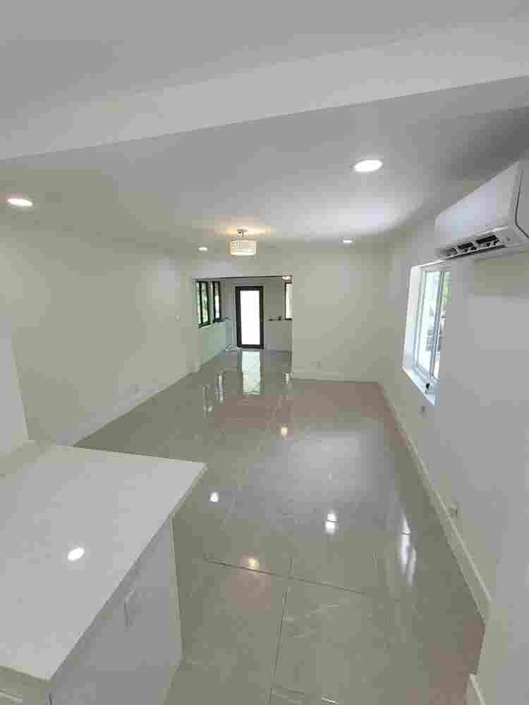 Hollywood Modern Room Rental