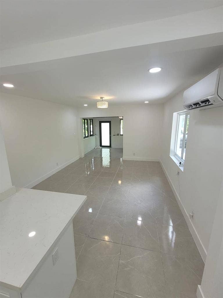 Hollywood Modern Room Rental