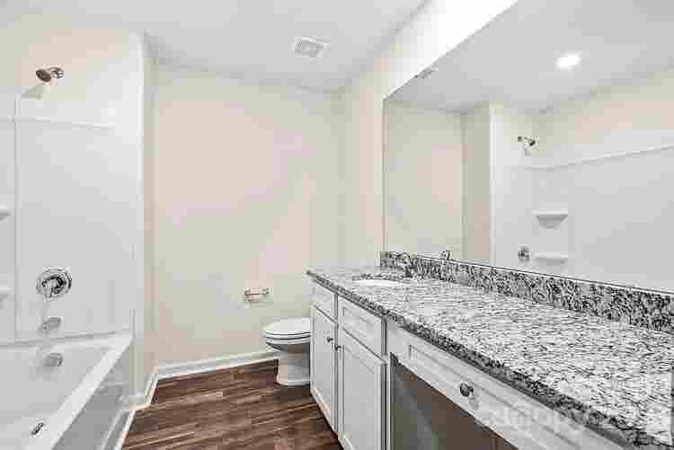 3 BR in Charlotte