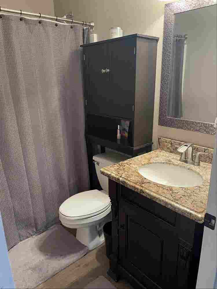 Room for rent. Desert Ridge area.