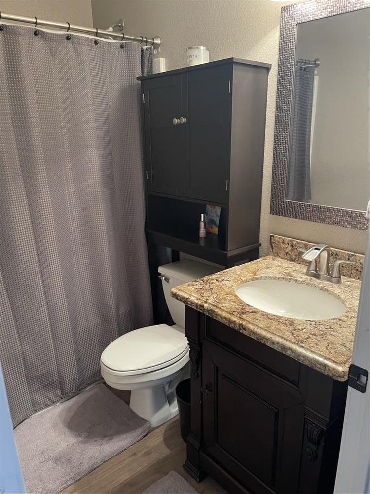 Room for rent. Desert Ridge area.