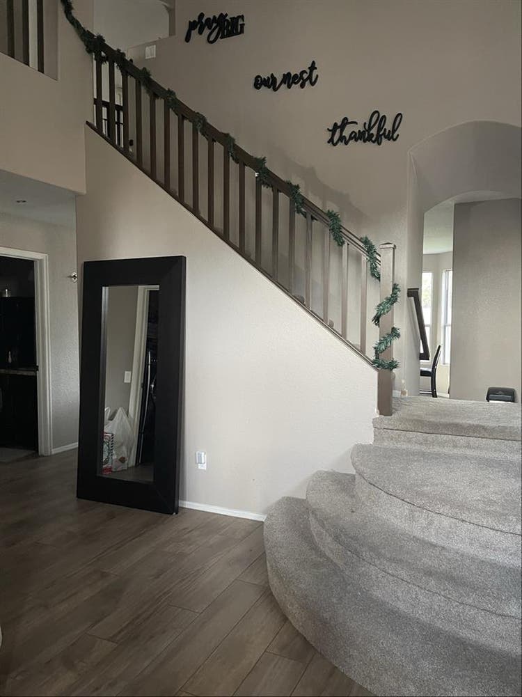 Room for rent. Desert Ridge area.