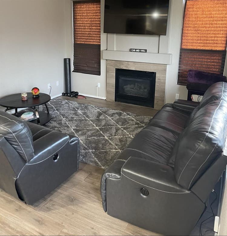 Room for rent. Desert Ridge area.