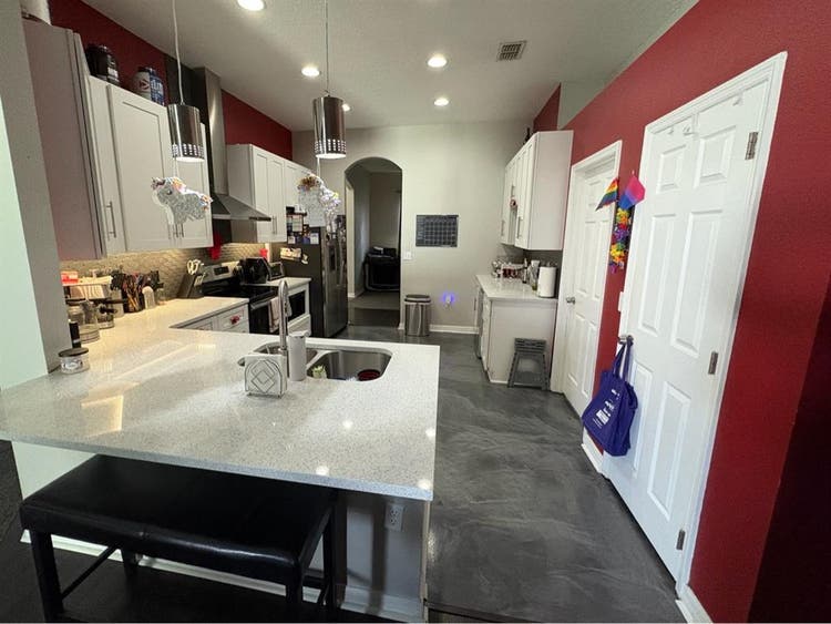 Room For Rent In A Beautiful Home