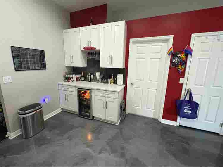 Room For Rent In A Beautiful Home