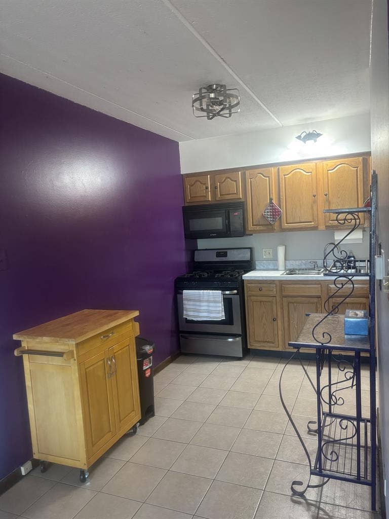 room for rent, near Loyola Hospital