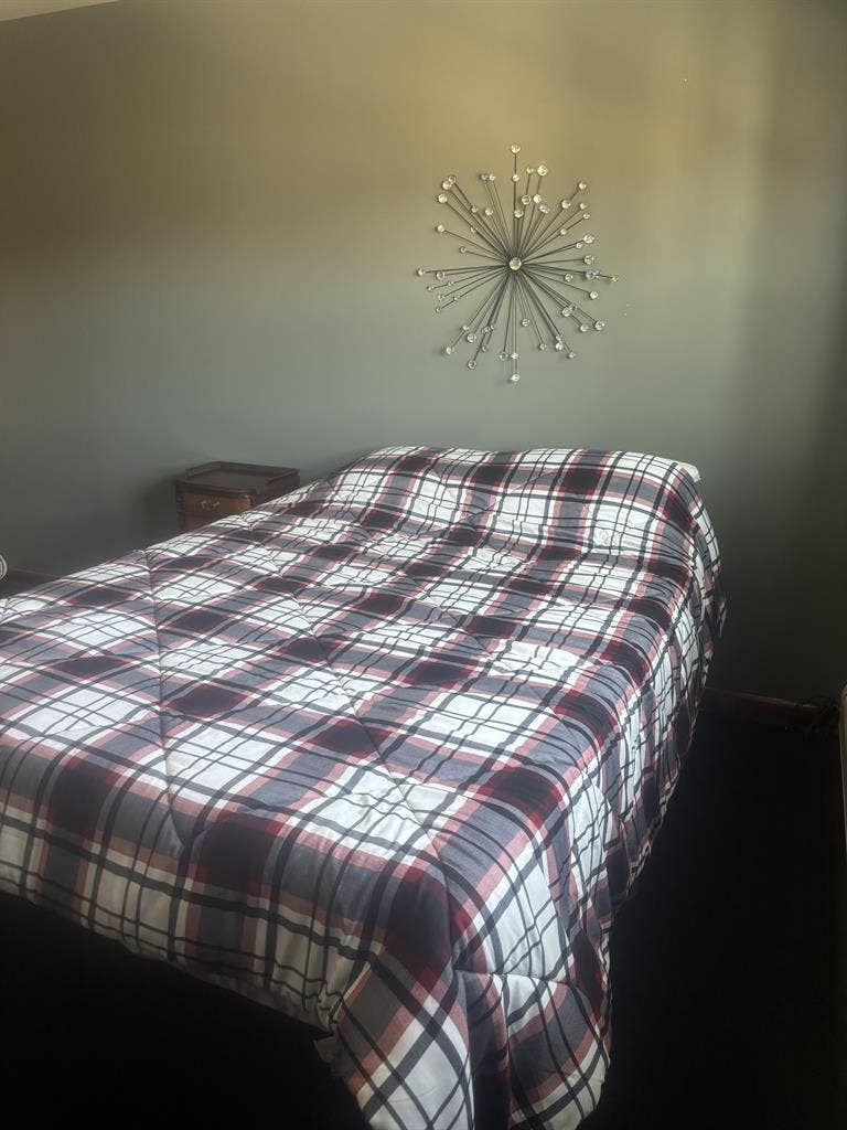 room for rent, near Loyola Hospital